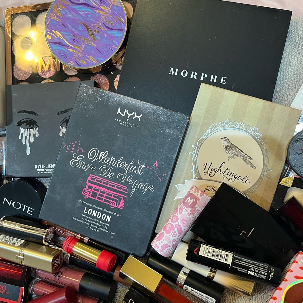 KYLIE,TARTE, MAC, DOLL 10 & MORE MAKE UP BUNDLE